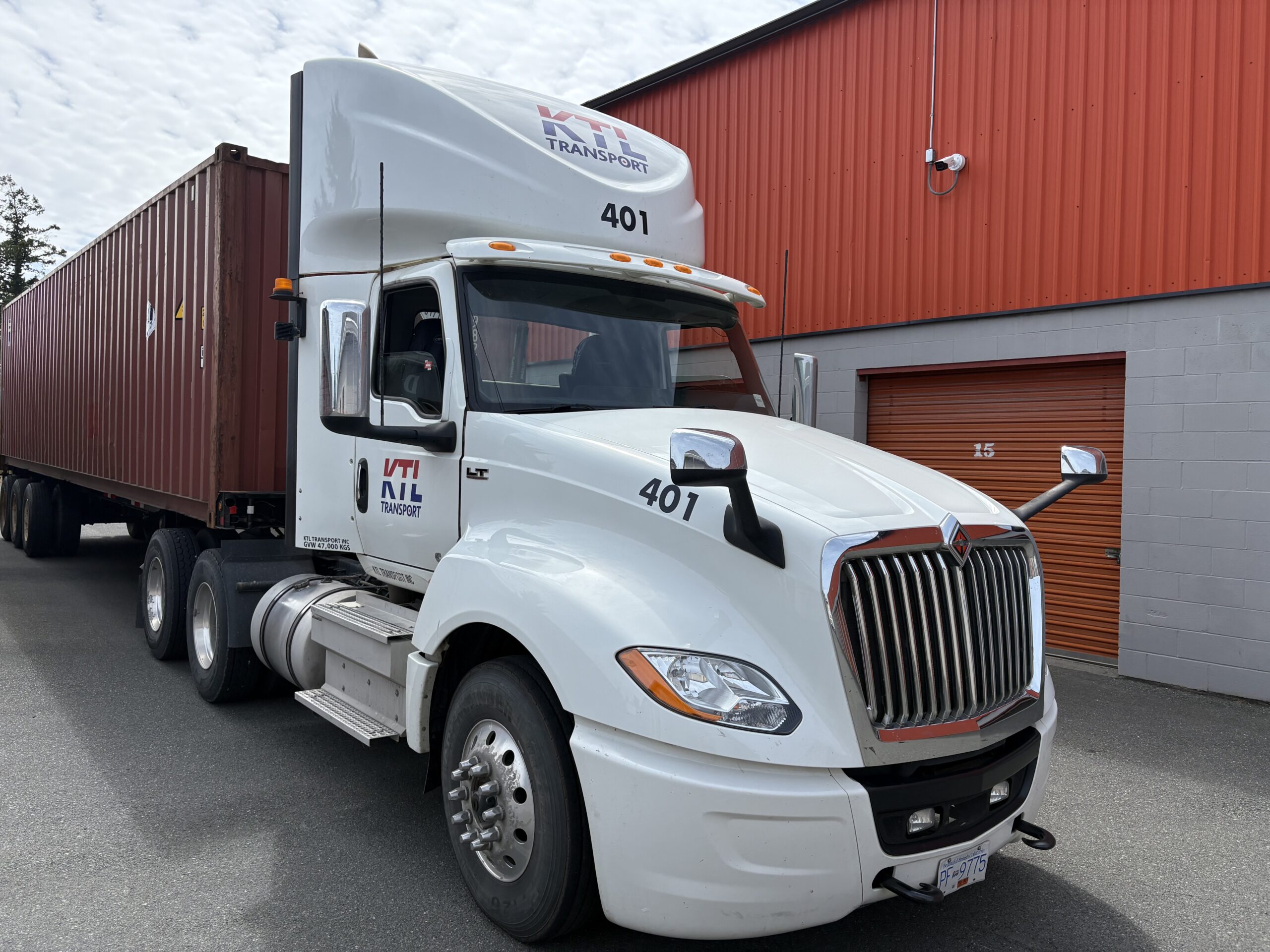 Container logistics supporting Canadian market operations